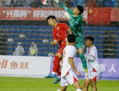 开云下载-激烈对决：球队在比赛中获胜