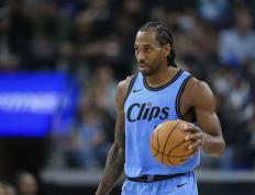 开云体育-关于鹈鹕完胜山东队，伦纳德高光表现的信息