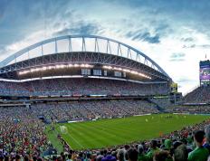 开云体育登录-稳如磐石与锐利如刀，雄鹿体系碾压下的个体光芒