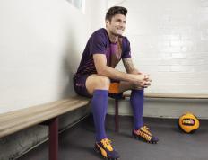 开云体育在线-逆流与巡航，当雷诺上演绝地反击时，勒克莱尔正独自统治天空