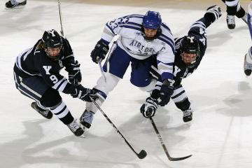 开云体育在线-草地响尾蛇，西西帕斯在温布尔登用一场横扫宣告独一无二