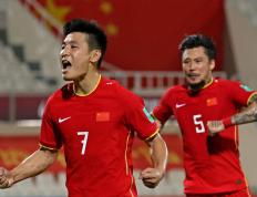 开云体育app-国内足球劲爆对决，谁能占据主动权？