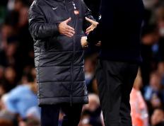 开云体育官方网站-热刺后防线隐忧，卫冕冠军难以再战拼搏，向上一线的简单介绍