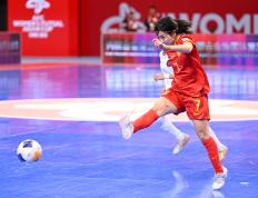 开云下载-女足比赛现场，中国队压倒对手获胜