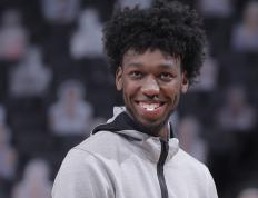 开云体育登录-猛龙队青年球员闪亮表现，被誉为未来之星