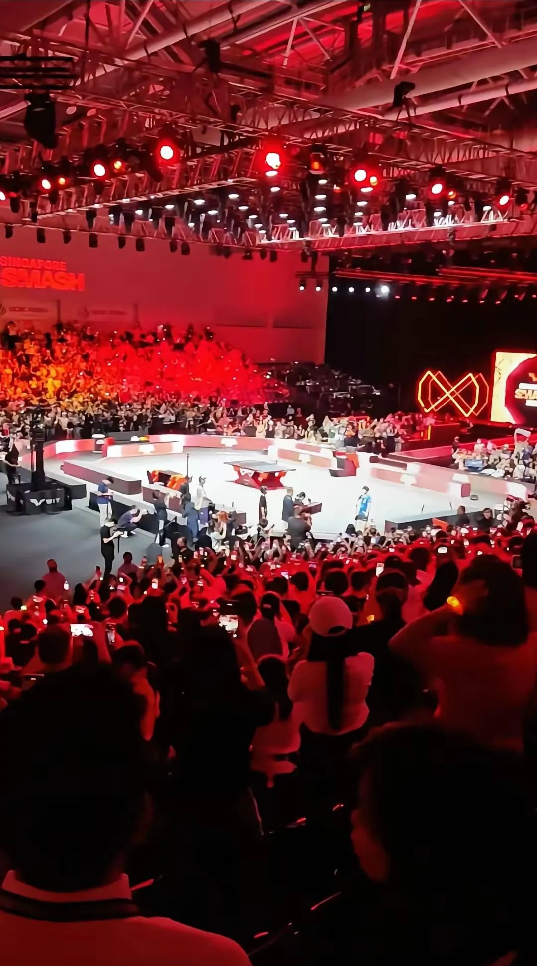 开云体育-关于精彩比赛场面燃情狂热，观众热情高涨的信息