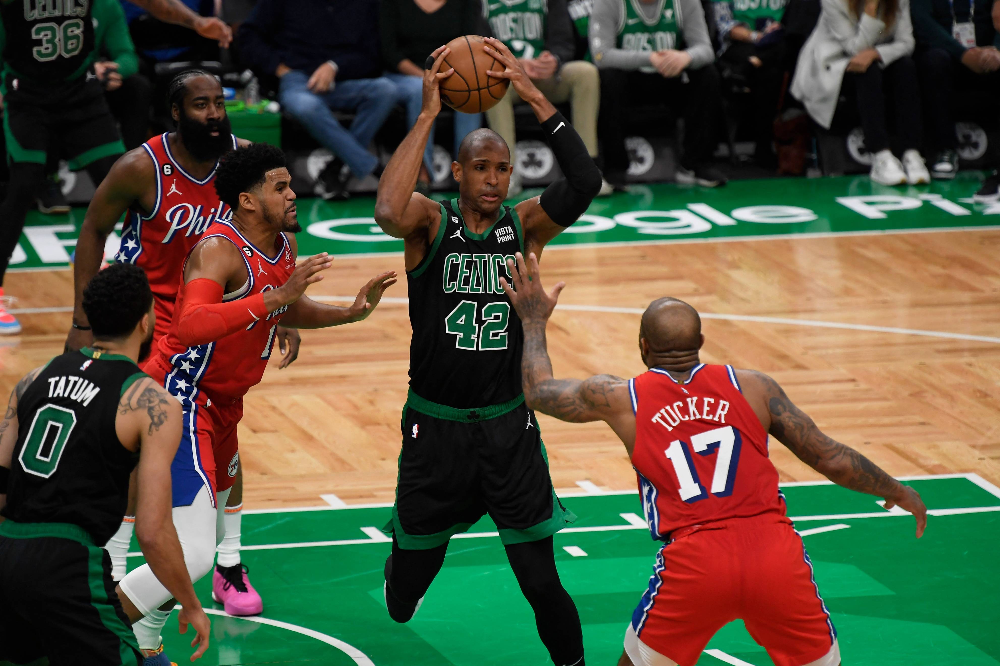 开云官方app入口-76人双星表现抢眼，帮助球队保持胜利