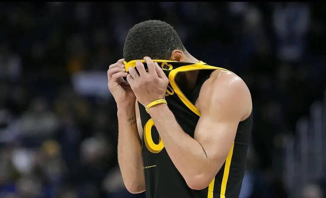 开云下载-勇士主场失利,季后赛形势岌岌可危的简单介绍