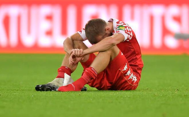 开云体育下载-勒沃库森遭遇惨败，沙尔克继续颓势