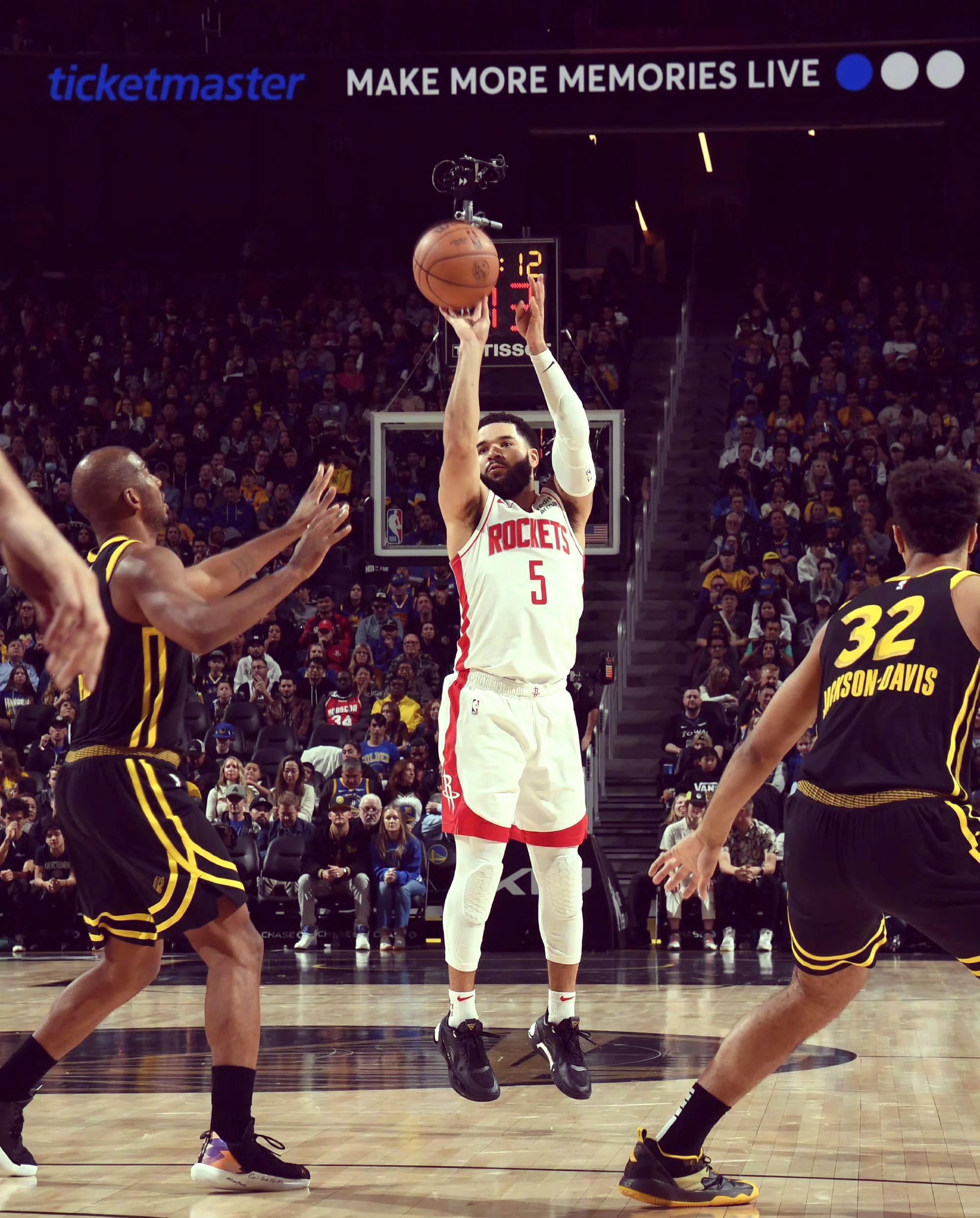 开云体育APP下载-猛龙逆转活塞，范弗利特爆发贡献关键球