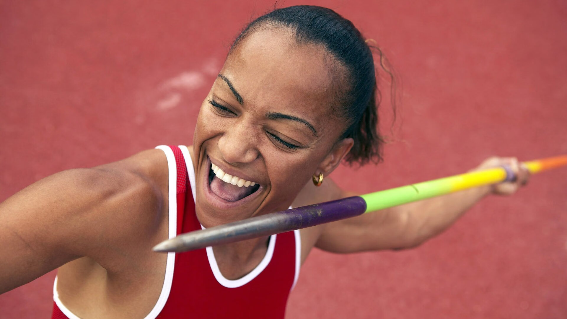 开云体育在线-逆流与巡航,当雷诺上演绝地反击时,勒克莱尔正独自统治天空